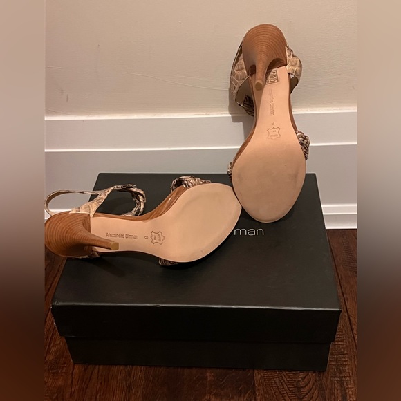 Lightly worn Alexander Birman heels - Picture 4 of 5